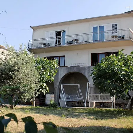 5537a Apartment *
