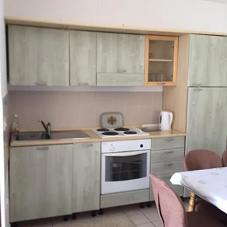 5537a Apartment Novi Vinodolski