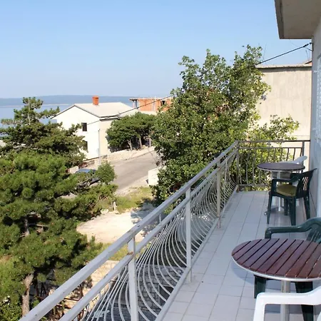5537a Apartment Novi Vinodolski